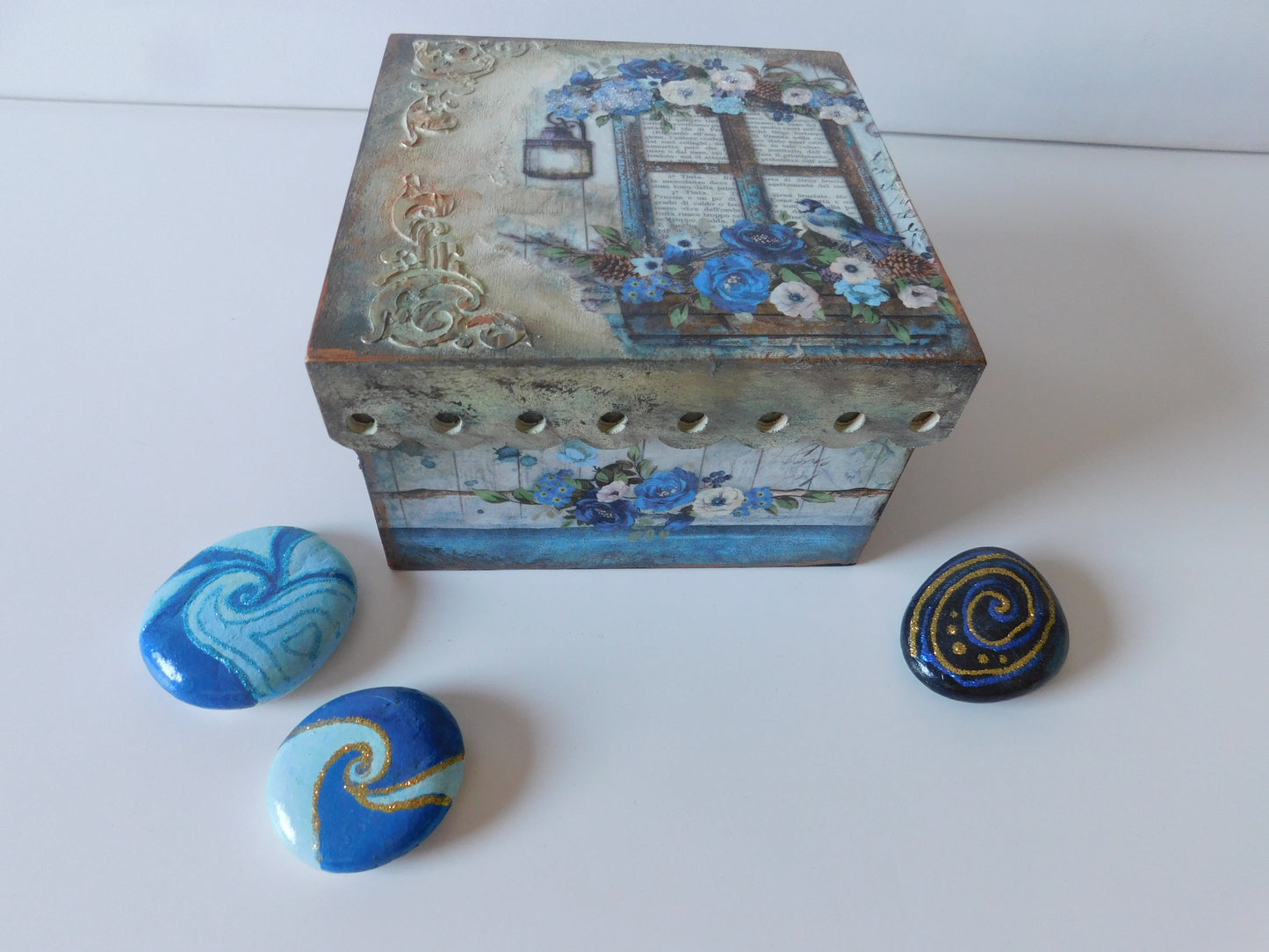 The Blue Flowers Gift Box