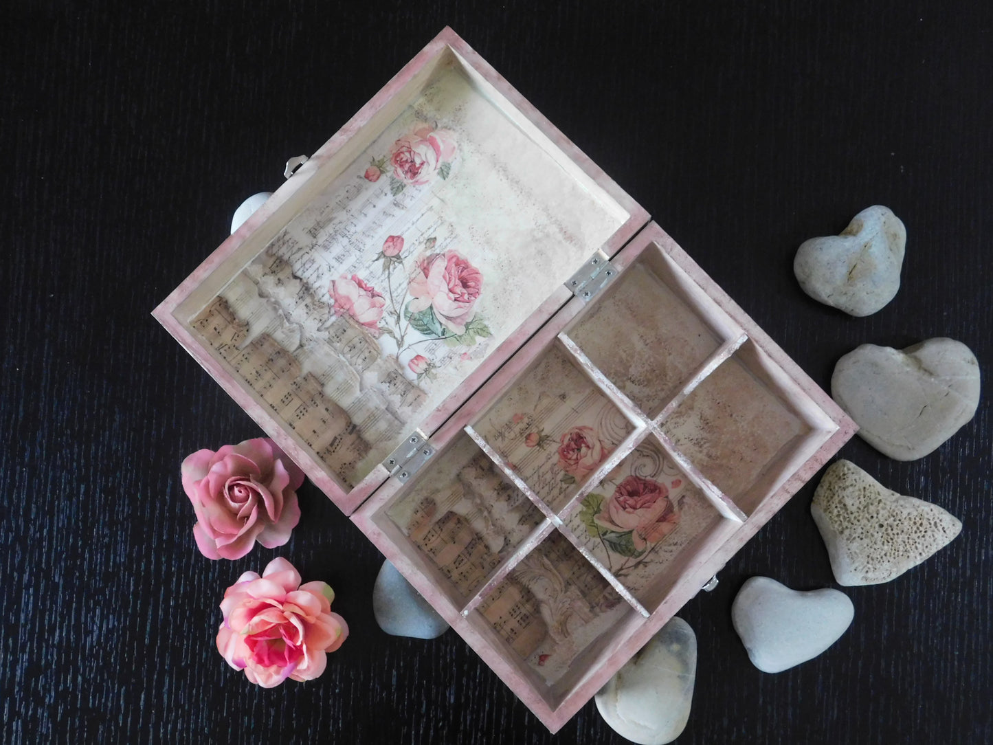 Little Pink Roses Gift Box