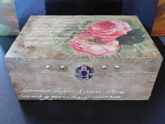 The Two Roses Gift Box