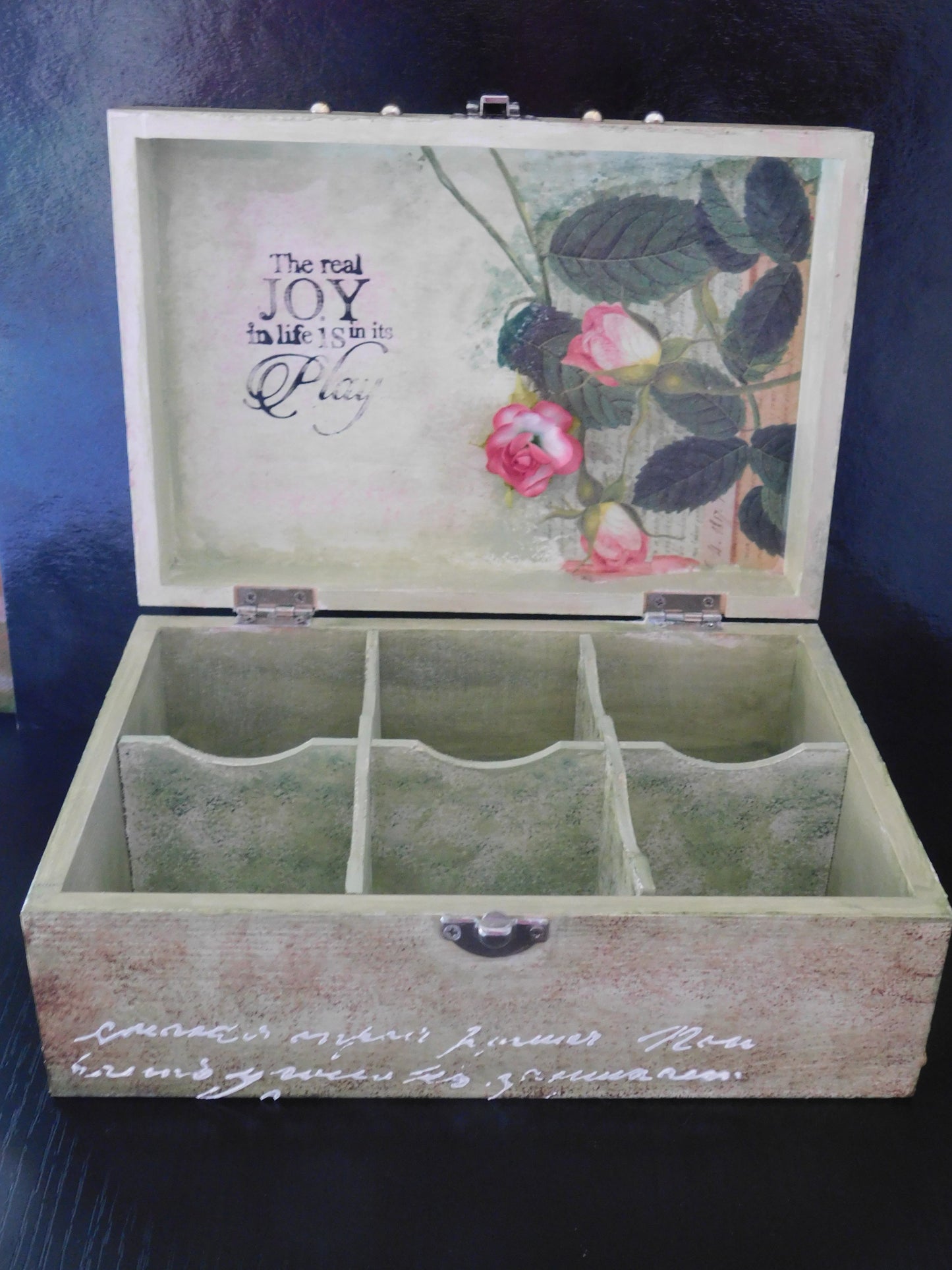 The Two Roses Gift Box